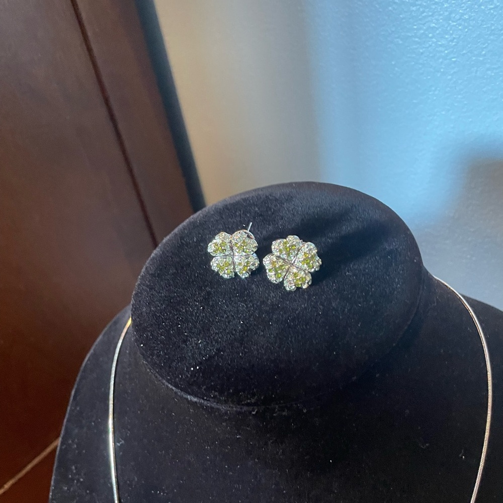 Clover rhinesstone Necklace & earrings set - Picture 8 of 11